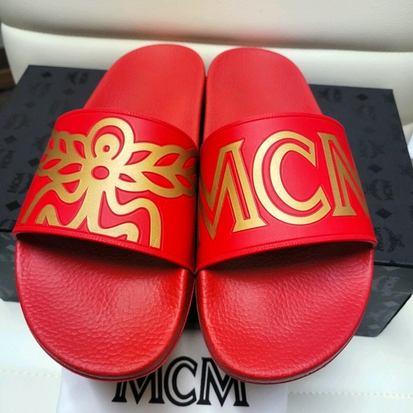 MCM Large Logo Slides size US 11 - Picture 3 of 7
